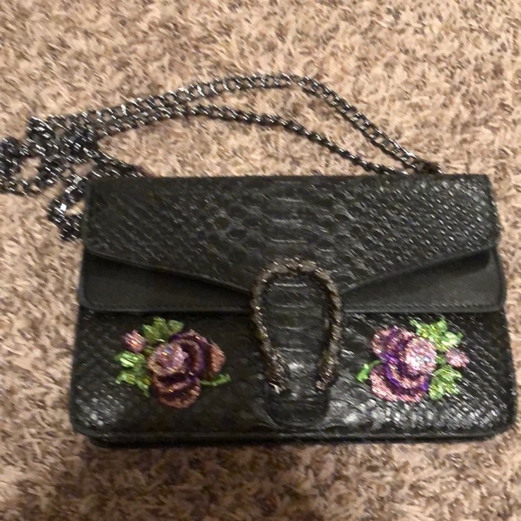 COPY - Designer Inspired medium size crossbody bag. SOLD - Picture 1 of 5